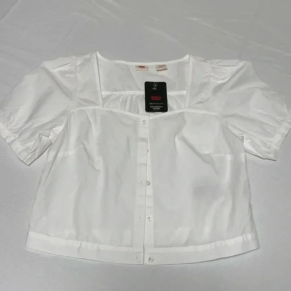 Levi’s Women’s Blouse,Size M. Perfect for Summer❣️